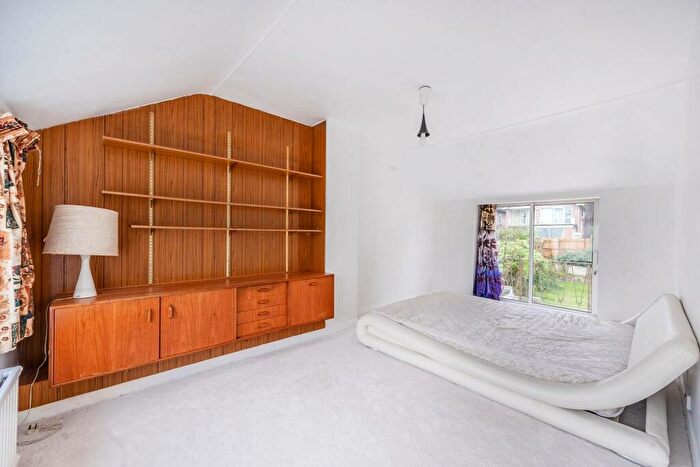 3 Bedroom Detached House To Rent In Ben Hale Close, Stanmore, HA7