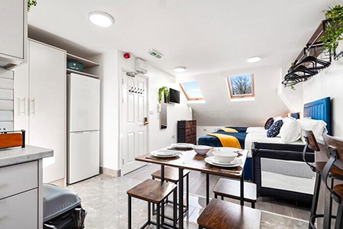 Studio To Rent In Pershore Road, Stirchley, Birmingham, B30