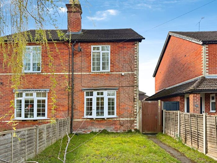 3 Bedroom Semi-Detached House For Sale In Pinewood Avenue, Crowthorne, Berkshire, RG45