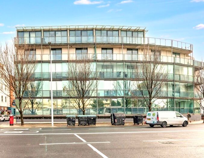 2 Bedroom Flat For Sale In Flat Glass Pavilion, Princes Street, Brighton, BN2