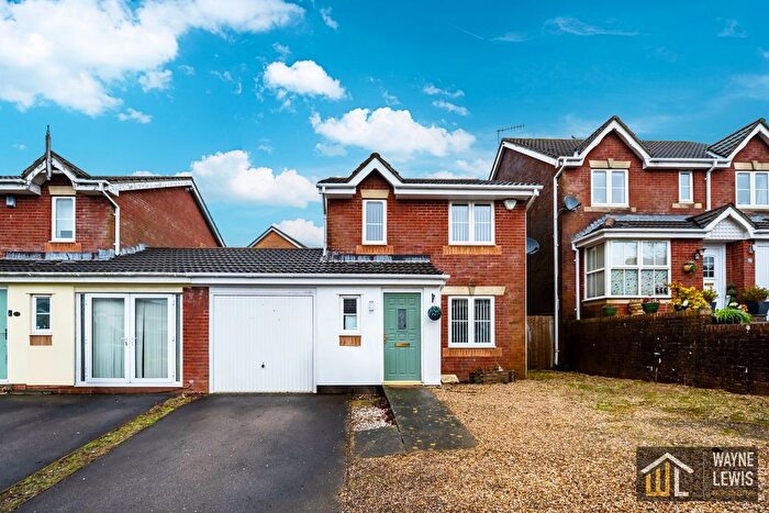 3 Bedroom Link Detached House For Sale In Blaen Ifor, Caerphilly, CF83