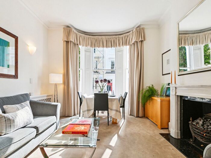 1 Bedroom Flat For Sale In Gordon Place, London, W8