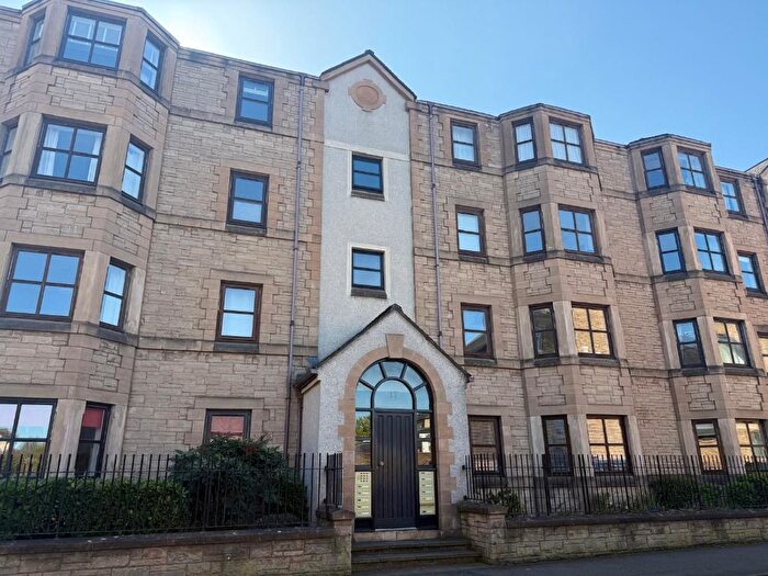 2 Bedroom Flat To Rent In St Leonards Lane, South Side, Edinburgh, EH8