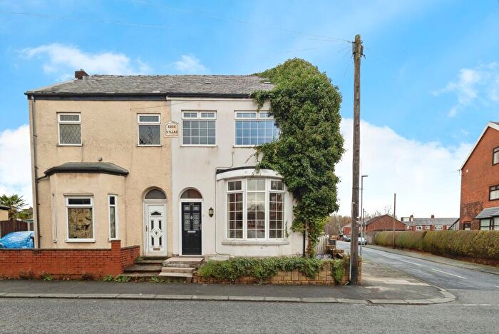 3 Bedroom Semi Detached House For Sale In Edge Lane, Droylsden, M43
