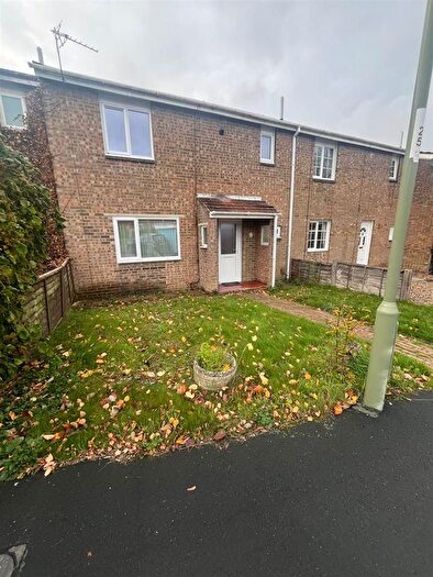 3 Bedroom End Terrace House To Rent In Gainsborough Road, Basingstoke, RG21