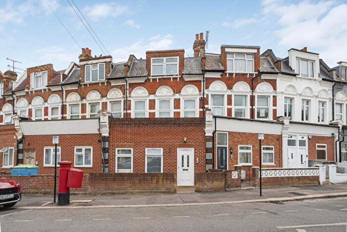 2 Bedroom Flat For Sale In Whittington Road, N22