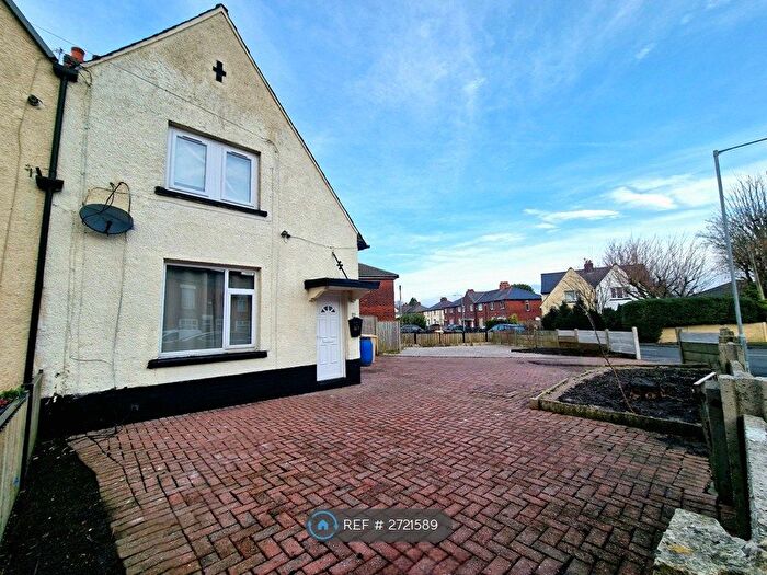 3 Bedroom Semi Detached House To Rent In Wemsley Grove, Bolton, BL2