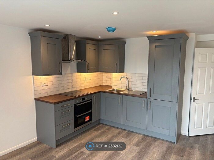 2 Bedroom Flat To Rent In St. Peters Avenue, Aylesbury, HP19