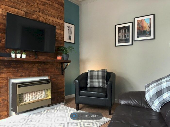 4 Bedroom Terraced House To Rent In Hearsall Lane, Coventry, CV5