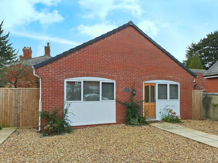 2 Bedroom Bungalow To Rent In Dudley Street, Grimsby, South Humberside, DN31