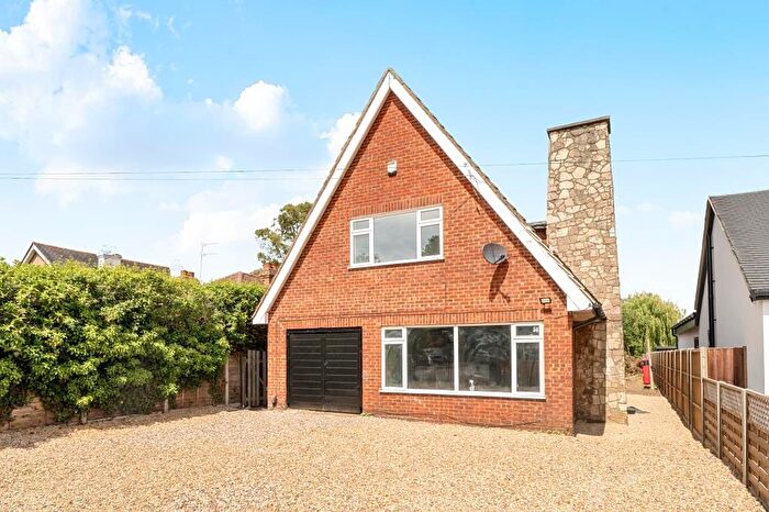 4 Bedroom Detached House For Sale In Feltham Hill Road, Ashford, TW15