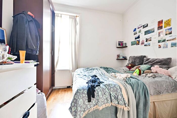 2 Bedroom Flat To Rent In Fernhead Road, Maida Hill, London, W9