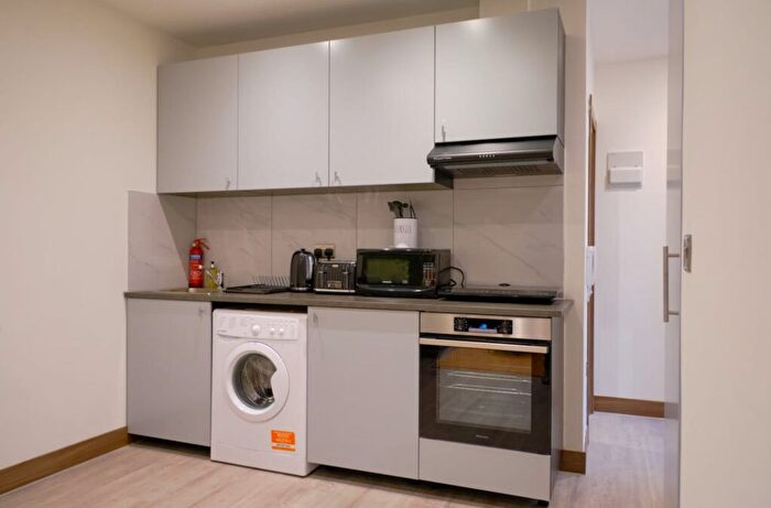 1 Bedroom Studio To Rent In Woodstock Rd, London, NW11
