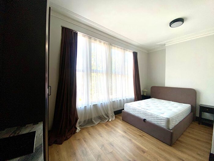 1 Bedroom Studio To Rent In High Road Leyton, Waltham Forest, E10