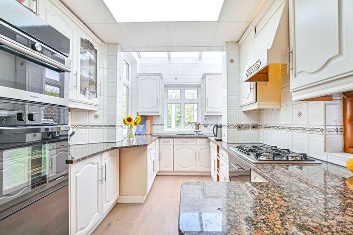 5 Bedroom Semi-Detached House For Sale In Peter Avenue, Willesden Green, London, NW10