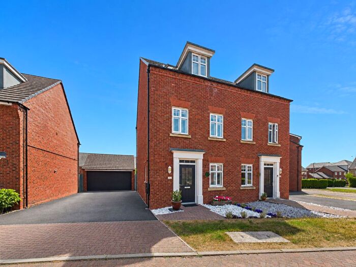3 Bedroom Semi-detached House For Sale In Avondale Circle, Stafford, ST18