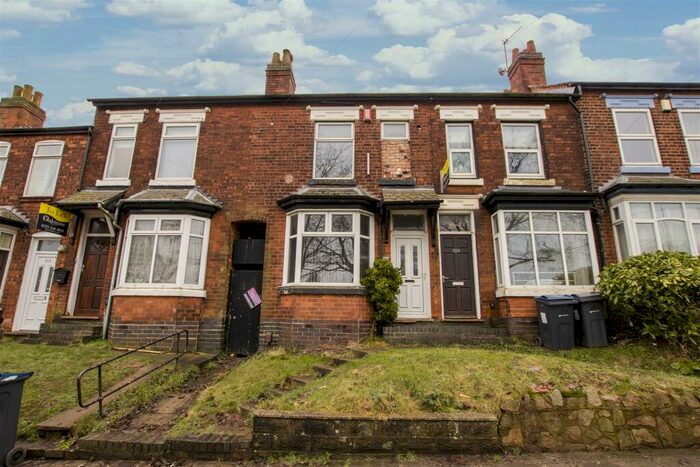 4 Bedroom House To Rent In Warwards Lane, Birmingham, B29