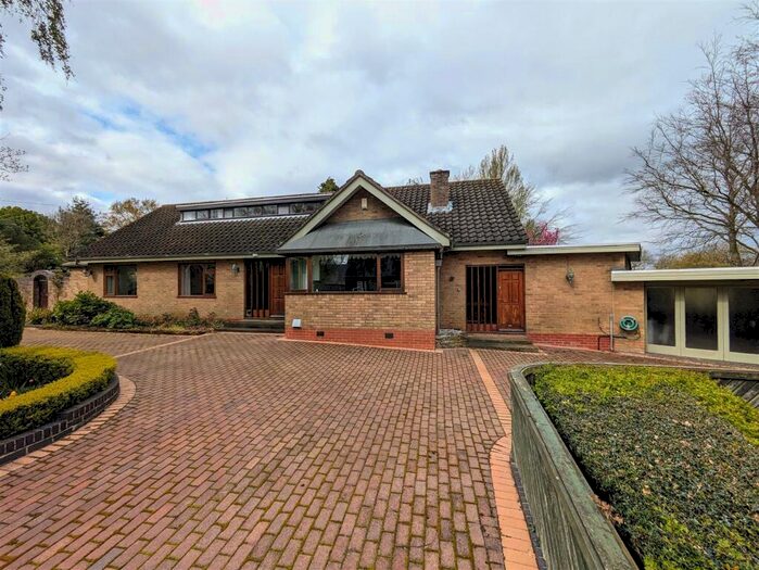 5 Bedroom Detached Bungalow For Sale In High Street, Preston Capes, NN11