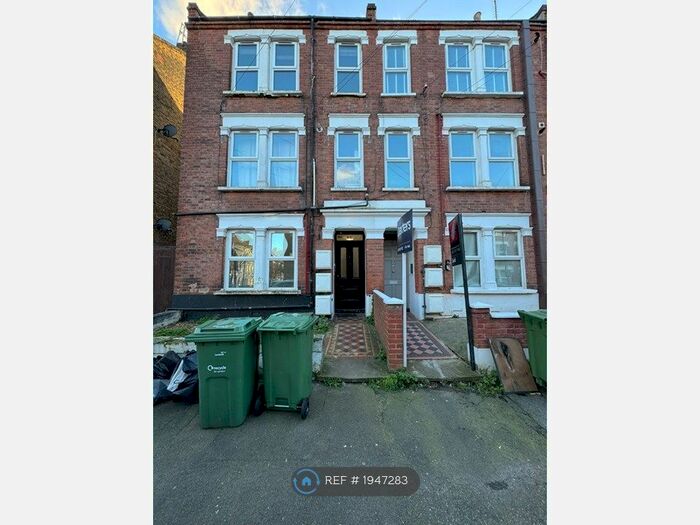 2 Bedroom Flat To Rent In Southwell Road, London, SE5