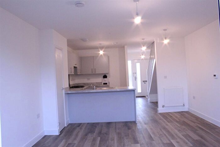 2 Bedroom End Of Terrace House To Rent In Scotney Drive, Dartford, DA9