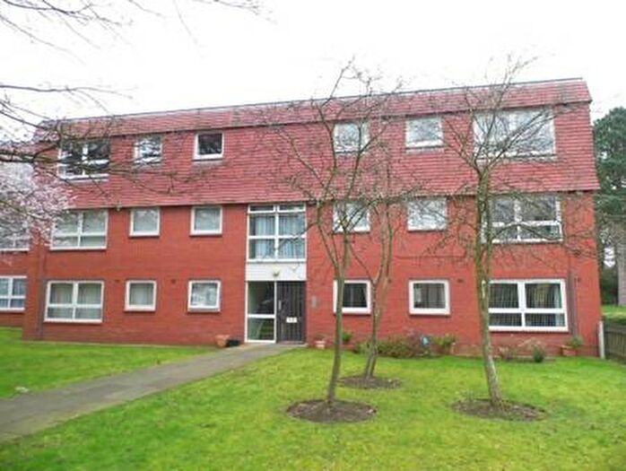 2 Bedroom Flat To Rent In Plymyard Avenue, CH62