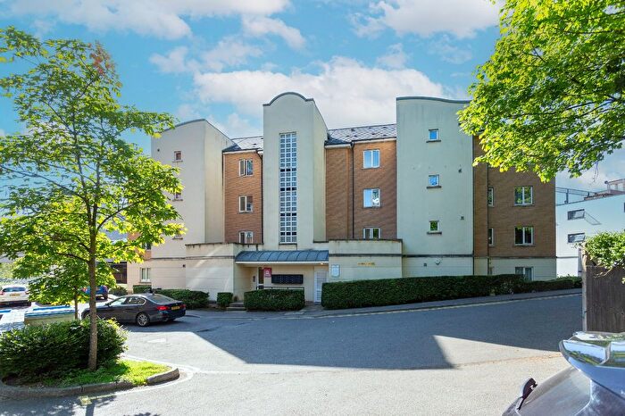 2 Bedroom Flat To Rent In Selden Hill, Hemel Hempstead, Hertfordshire, HP2