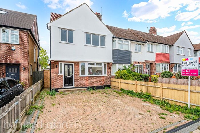 4 Bedroom Semi Detached House For Sale In Hughenden Road, Worcester Park, KT4