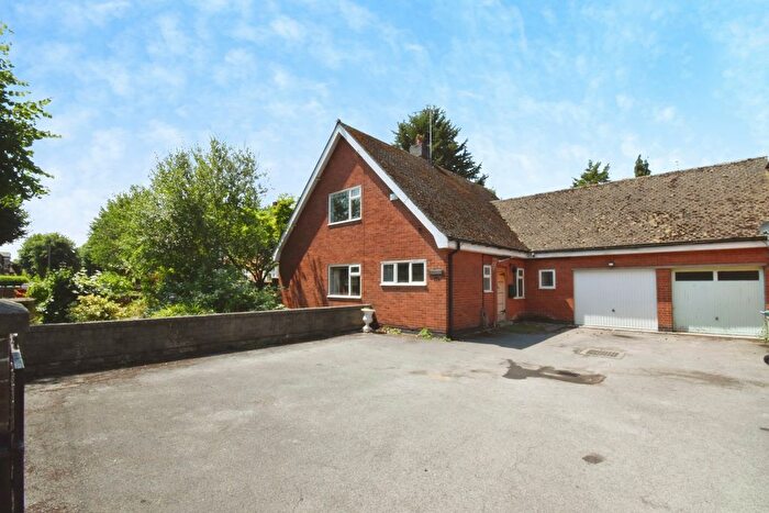 3 Bedroom Detached Bungalow For Sale In Lime Grove, Newark, NG24