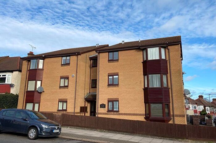 1 Bedroom Flat To Rent In Selena Court, Whetstone, N20