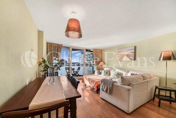 2 Bedroom Flat For Sale In Crews Street, Isle Of Dogs, London, E14
