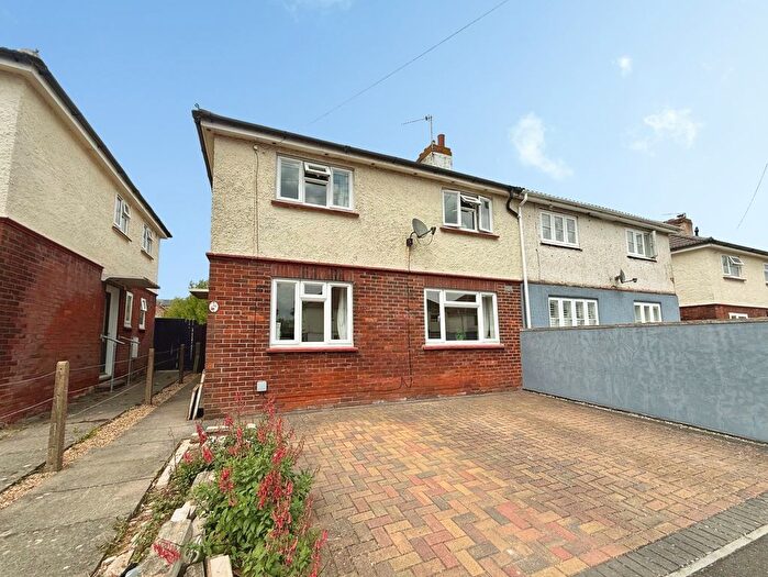 3 Bedroom Semi-Detached House For Sale In Merton Road, Basingstoke, Hampshire, RG21