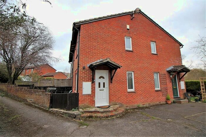 1 Bedroom Semi-Detached House To Rent In Rushmoor Gardens, Calcot, Reading, RG31