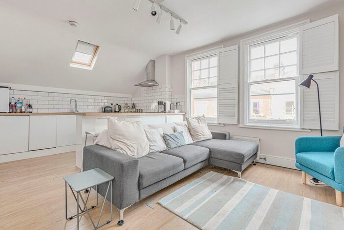 2 Bedroom Flat To Rent In Trent Road, Brixton Hill, SW2