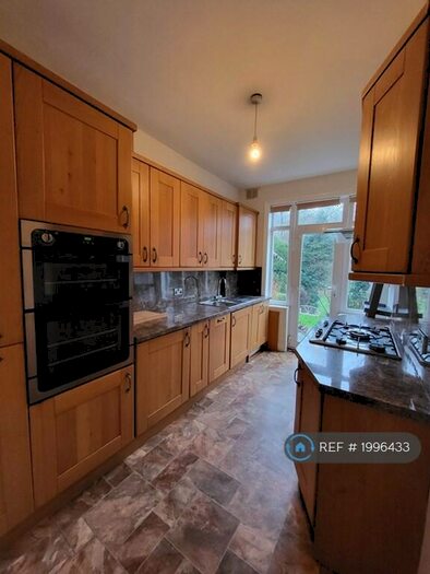 4 Bedroom Terraced House To Rent In Vickers Road, Sheffield, S5