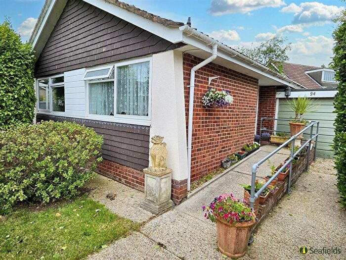 2 Bedroom Bungalow For Sale In Greenway, Binstead, PO33