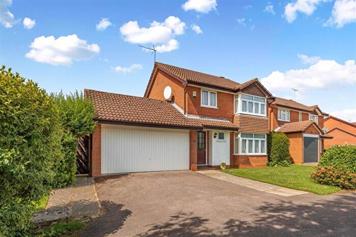 4 Bedroom Detached House For Sale In Powys Grove, Banbury, OX16