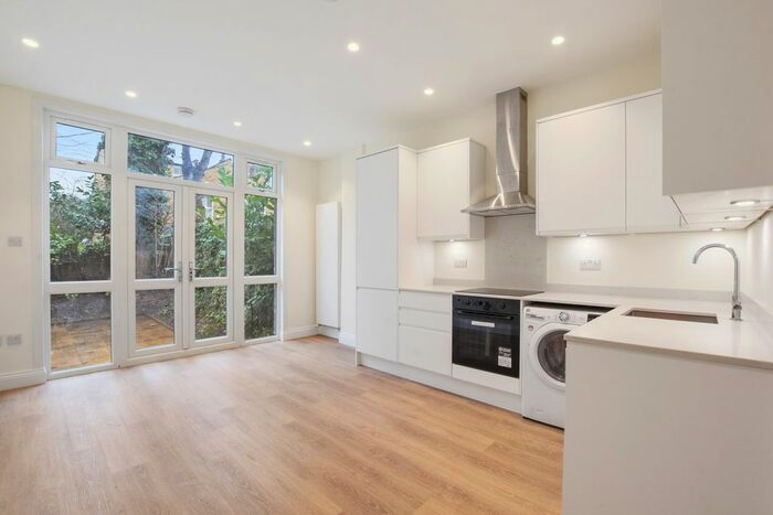 2 Bedroom Flat To Rent In , Milton Road, Highgate, N6