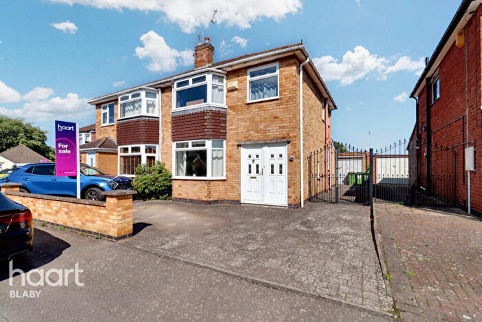 3 Bedroom Semi Detached House For Sale In New Street, Leicester, LE8