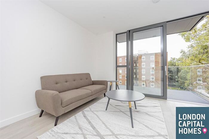 1 Bedroom Apartment To Rent In Willowbrook House, Coster Avenue, London, N4