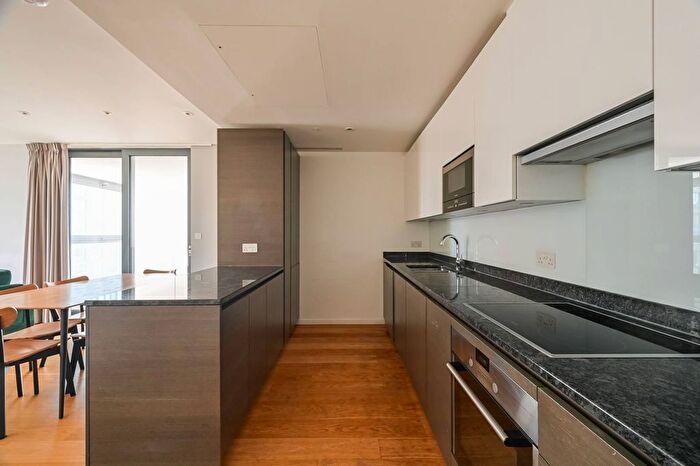 3 Bedroom Flat To Rent In Sedona House, Stratford, London, E20