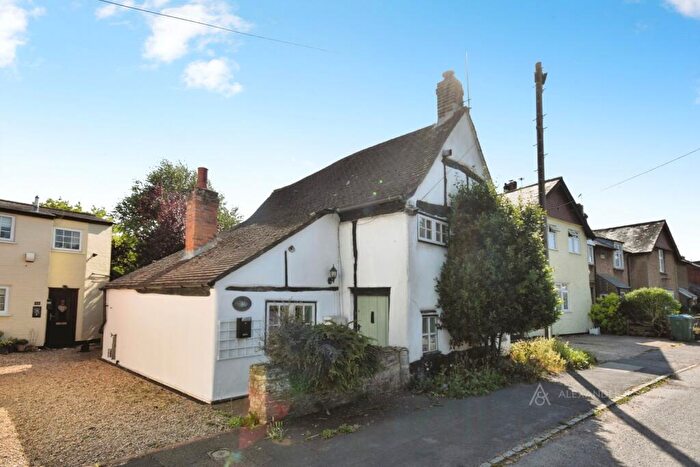 Cottage To Rent In Lower Street, Quainton, Aylesbury, HP22