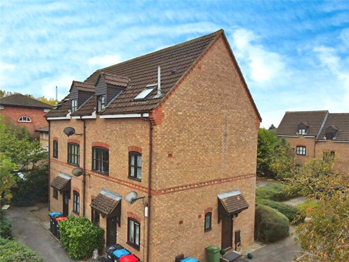 3 Bedroom Duplex For Sale In Grace Avenue, Oldbrook, Milton Keynes, MK6