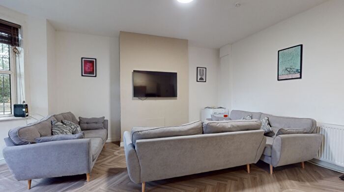 1 Bedroom House To Rent In + Rooms In Bed Property, Leeds, LS6