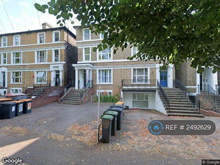 1 Bedroom Flat To Rent In Ashburnham Road, Bedford, MK40