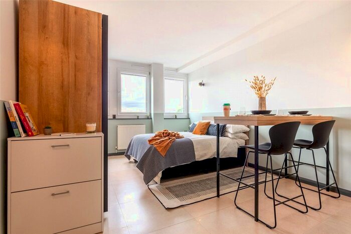 Studio To Rent In Uncle Stockwell, Courland Grove, London, SW8