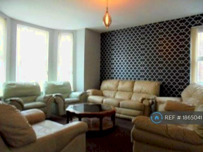 9 Bedroom Semi-Detached House To Rent In Everett Road, Manchester, M20