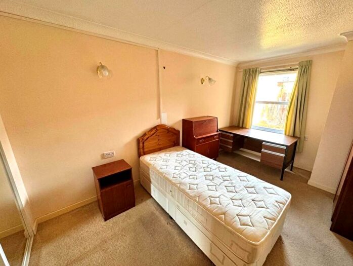 1 Bedroom Flat For Sale In Home Sarum House, Wilton Road, Salisbury, Wiltshire, SP2