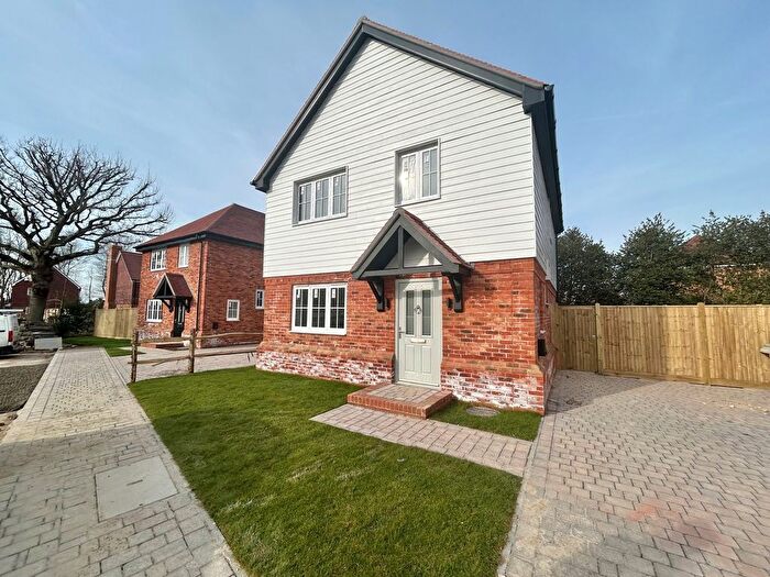 3 Bedroom Detached House For Sale In Hop Gardens, Ninfield, Battle, TN33