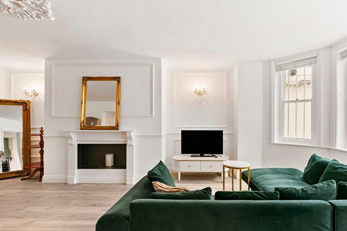 3 Bedroom Flat To Rent In Penywern Road, Earls Court, SW5