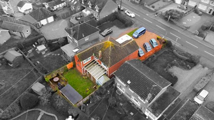 4 Bedroom Detached House For Sale In Hall Street, Crowland, Peterborough, PE6